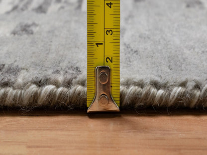 Modern / Contemporary hand-knotted wool rug in Gray, 5' x 7' — SKU O091833 (view 7)