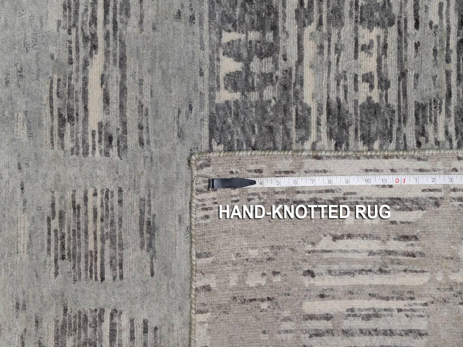 Modern / Contemporary hand-knotted wool rug in Gray, 5' x 7' — SKU O091833 (view 8)