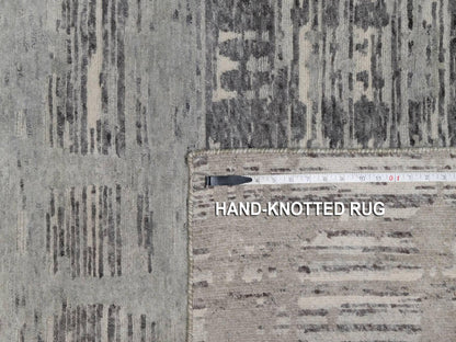 Modern / Contemporary hand-knotted wool rug in Gray, 5' x 7' — SKU O091833 (view 8)