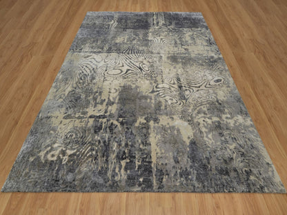 Modern / Contemporary hand-knotted wool rug in Ivory, 8'1" x 9'11" — SKU O091840 (view 2)
