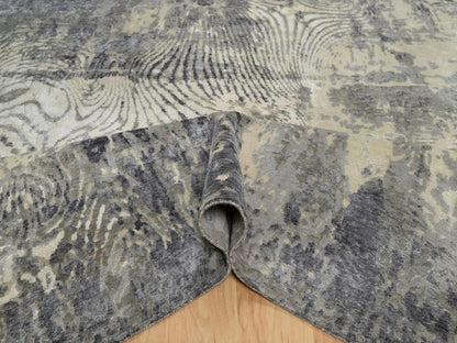 Modern / Contemporary hand-knotted wool rug in Ivory, 8'1" x 9'11" — SKU O091840 (view 5)