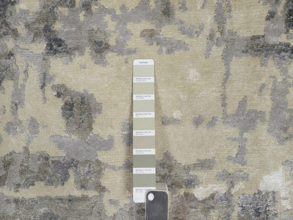 Modern / Contemporary hand-knotted wool rug in Ivory, 8'1" x 9'11" — SKU O091840 (view 7)