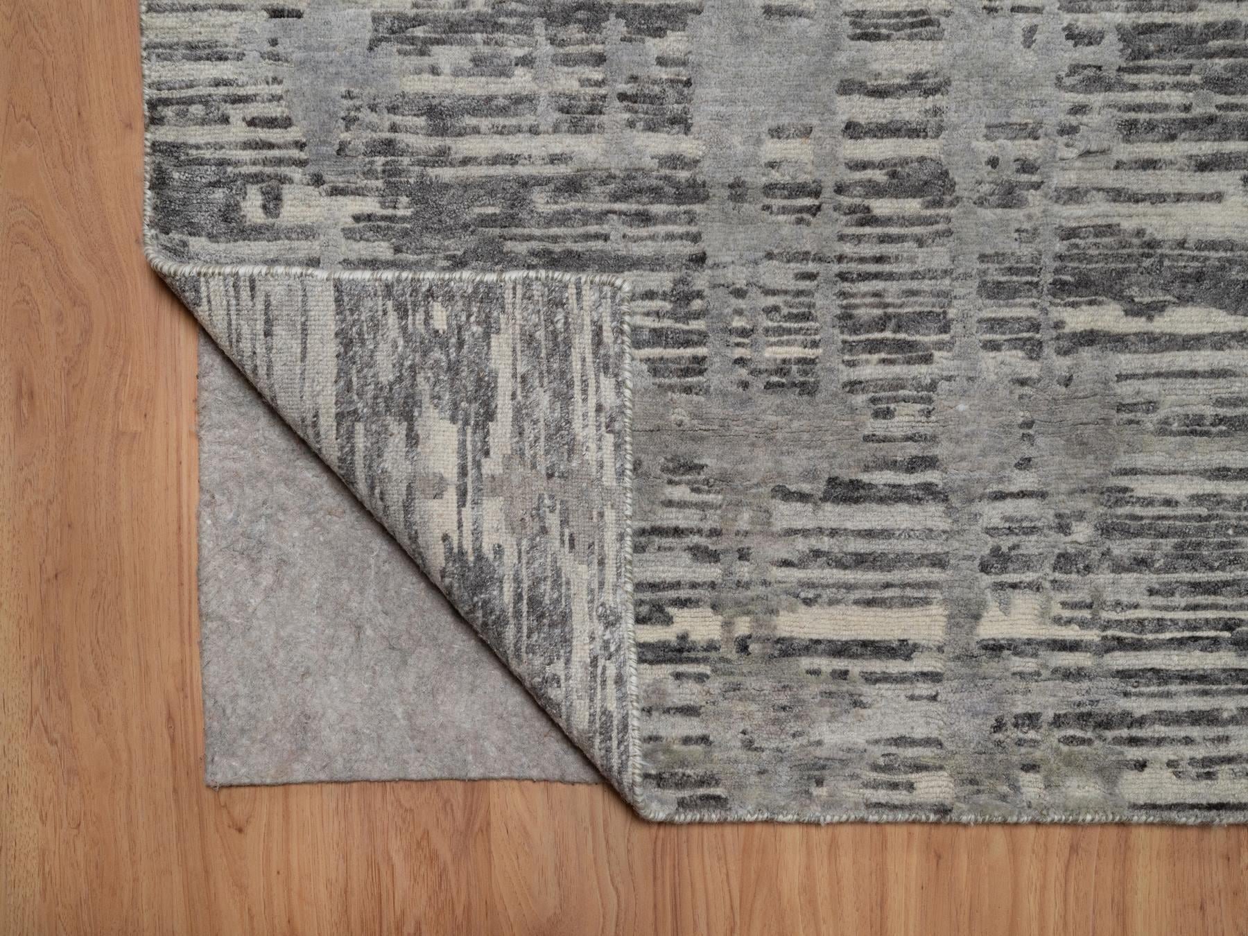 Modern / Contemporary hand-knotted wool rug in Gray, 8'11" x 12'1" — SKU O091850 (view 4)