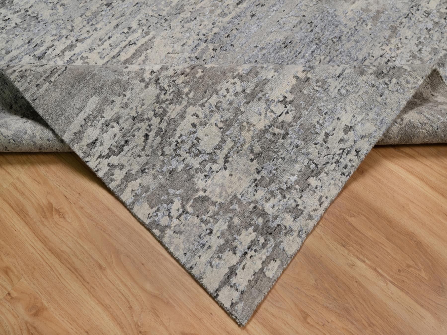 Modern / Contemporary hand-knotted wool rug in Ivory, 8' x 10'2" — SKU O091851 (view 6)