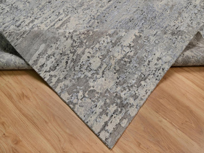 Modern / Contemporary hand-knotted wool rug in Ivory, 8' x 10'2" — SKU O091851 (view 6)