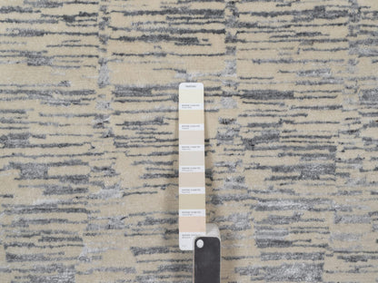 Modern / Contemporary hand-knotted wool rug in Ivory, 8'1" x 10' — SKU O091855 (view 7)