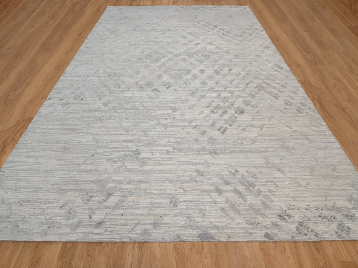 Modern / Contemporary hand-knotted wool rug in Gray, 11'11" x 15'3" — SKU O091856 (view 2)