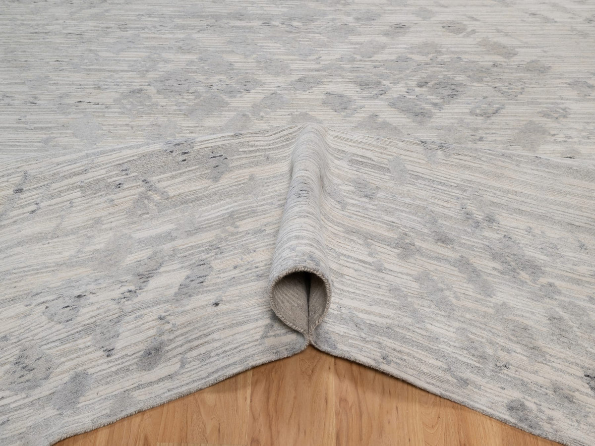 Modern / Contemporary hand-knotted wool rug in Gray, 11'11" x 15'3" — SKU O091856 (view 5)