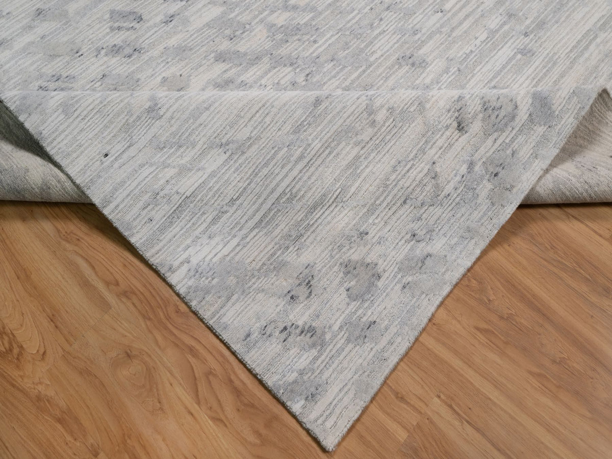 Modern / Contemporary hand-knotted wool rug in Gray, 11'11" x 15'3" — SKU O091856 (view 6)