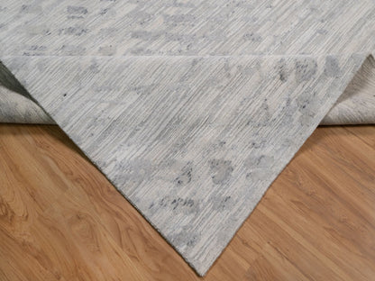 Modern / Contemporary hand-knotted wool rug in Gray, 11'11" x 15'3" — SKU O091856 (view 6)