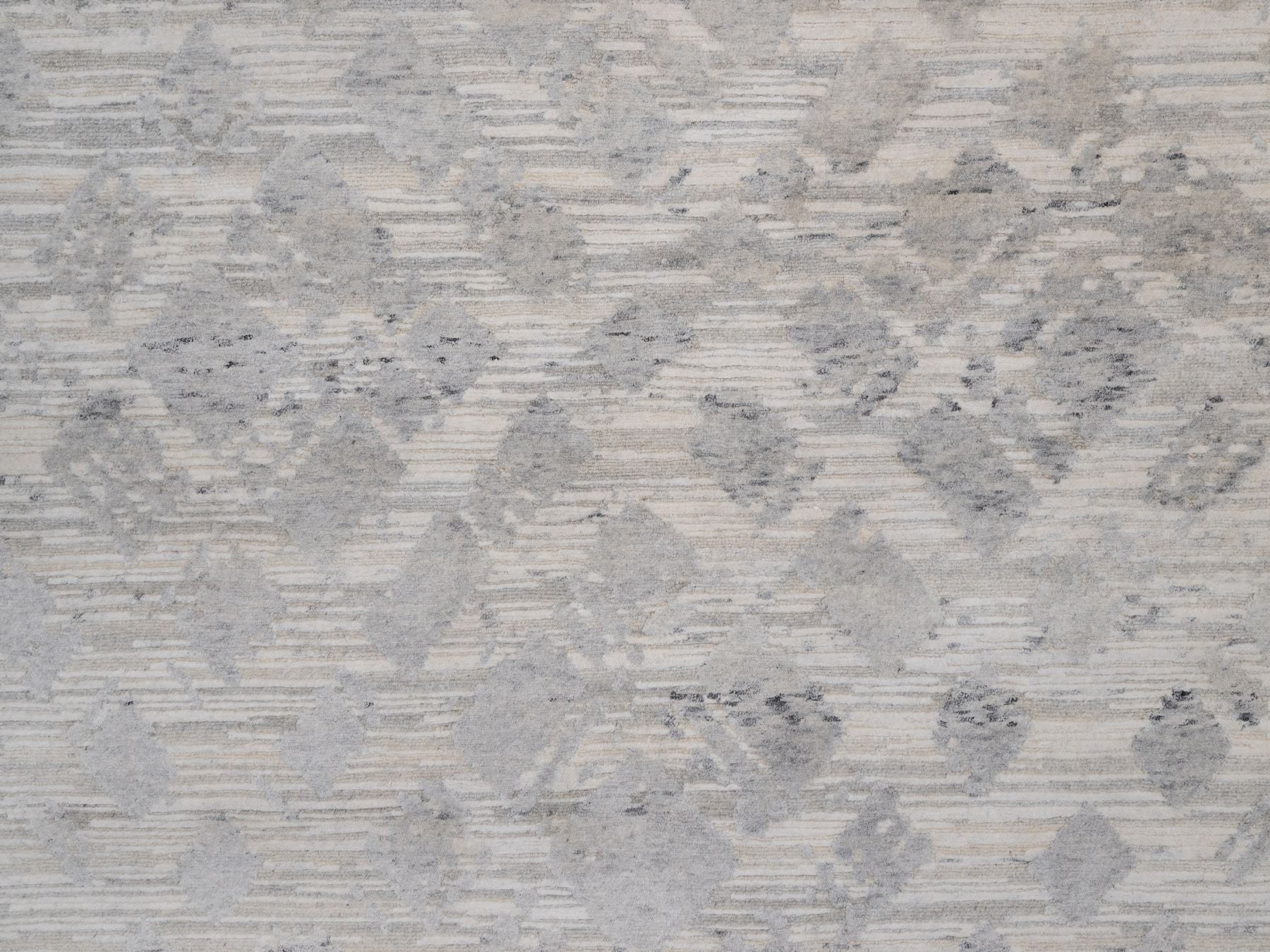 Modern / Contemporary hand-knotted wool rug in Gray, 11'11" x 15'3" — SKU O091856 (view 8)