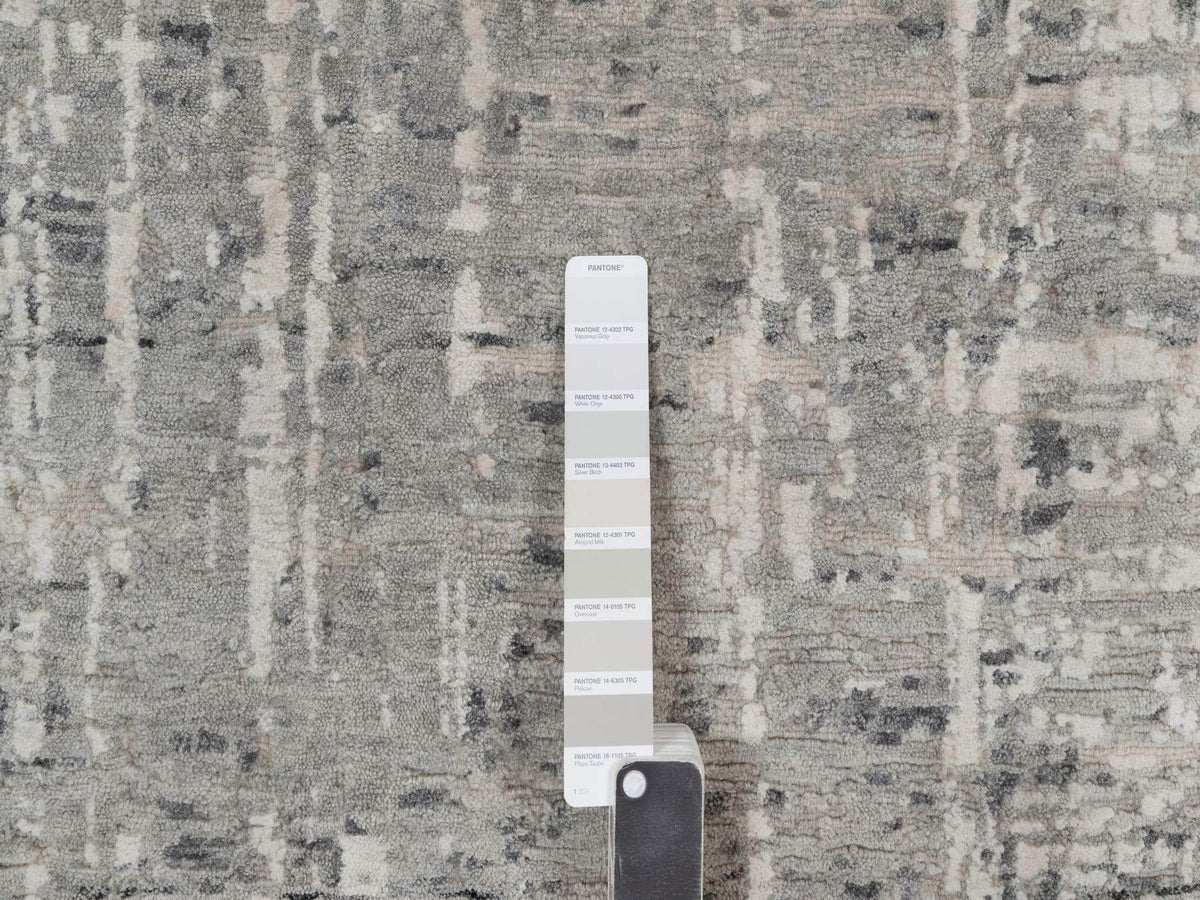 Modern / Contemporary hand-knotted wool rug in Gray, 9'11" x 9'11" — SKU O091862 (view 7)