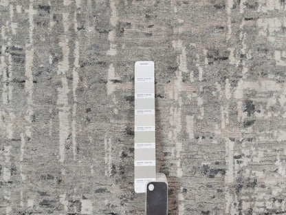 Modern / Contemporary hand-knotted wool rug in Gray, 9'11" x 9'11" — SKU O091862 (view 7)
