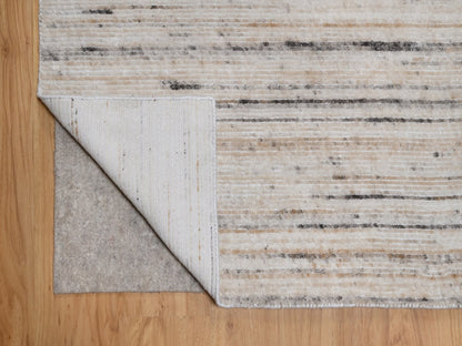 Modern / Contemporary hand-knotted polyester rug in Ivory, 8'1" x 10'1" — SKU O091871 (view 4)