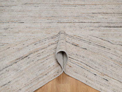 Modern / Contemporary hand-knotted polyester rug in Ivory, 8'1" x 10'1" — SKU O091871 (view 5)