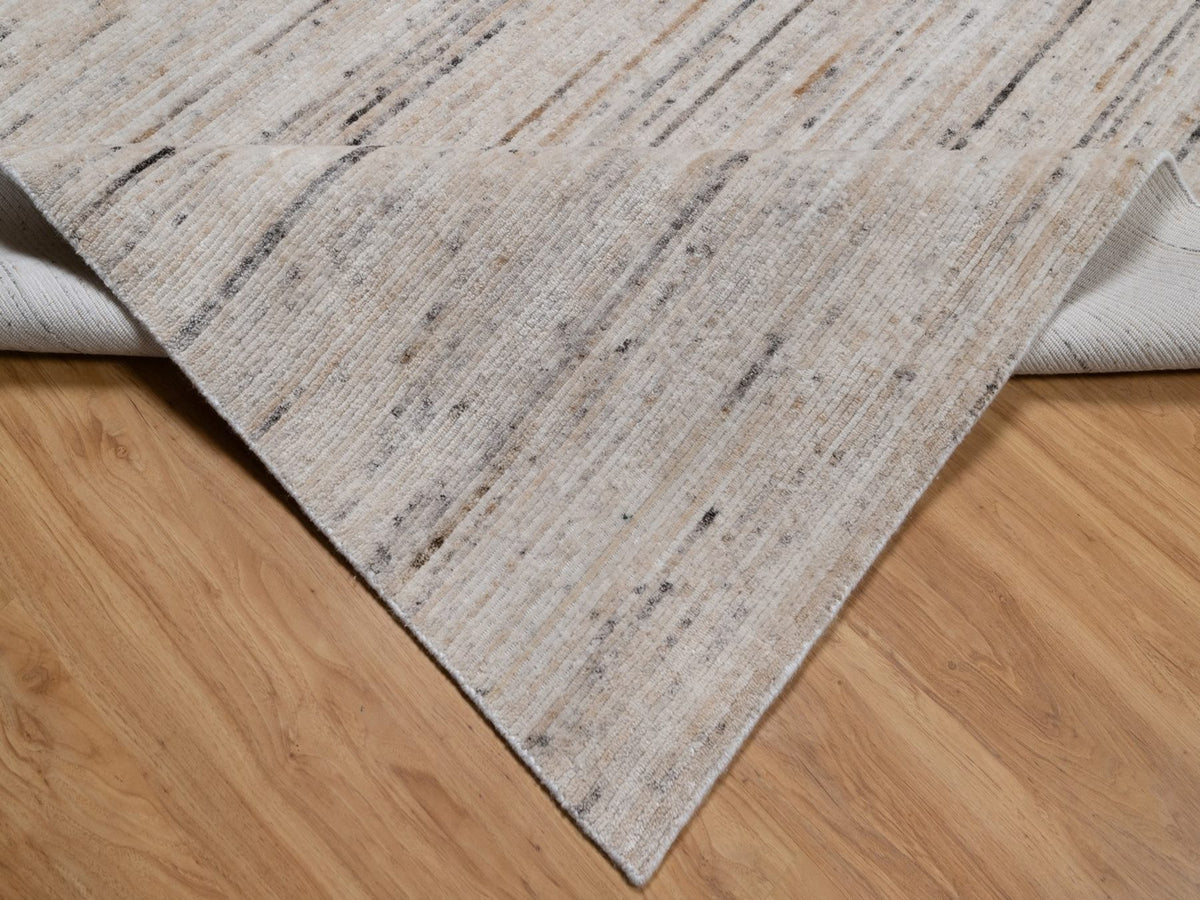 Modern / Contemporary hand-knotted polyester rug in Ivory, 8'1" x 10'1" — SKU O091871 (view 6)