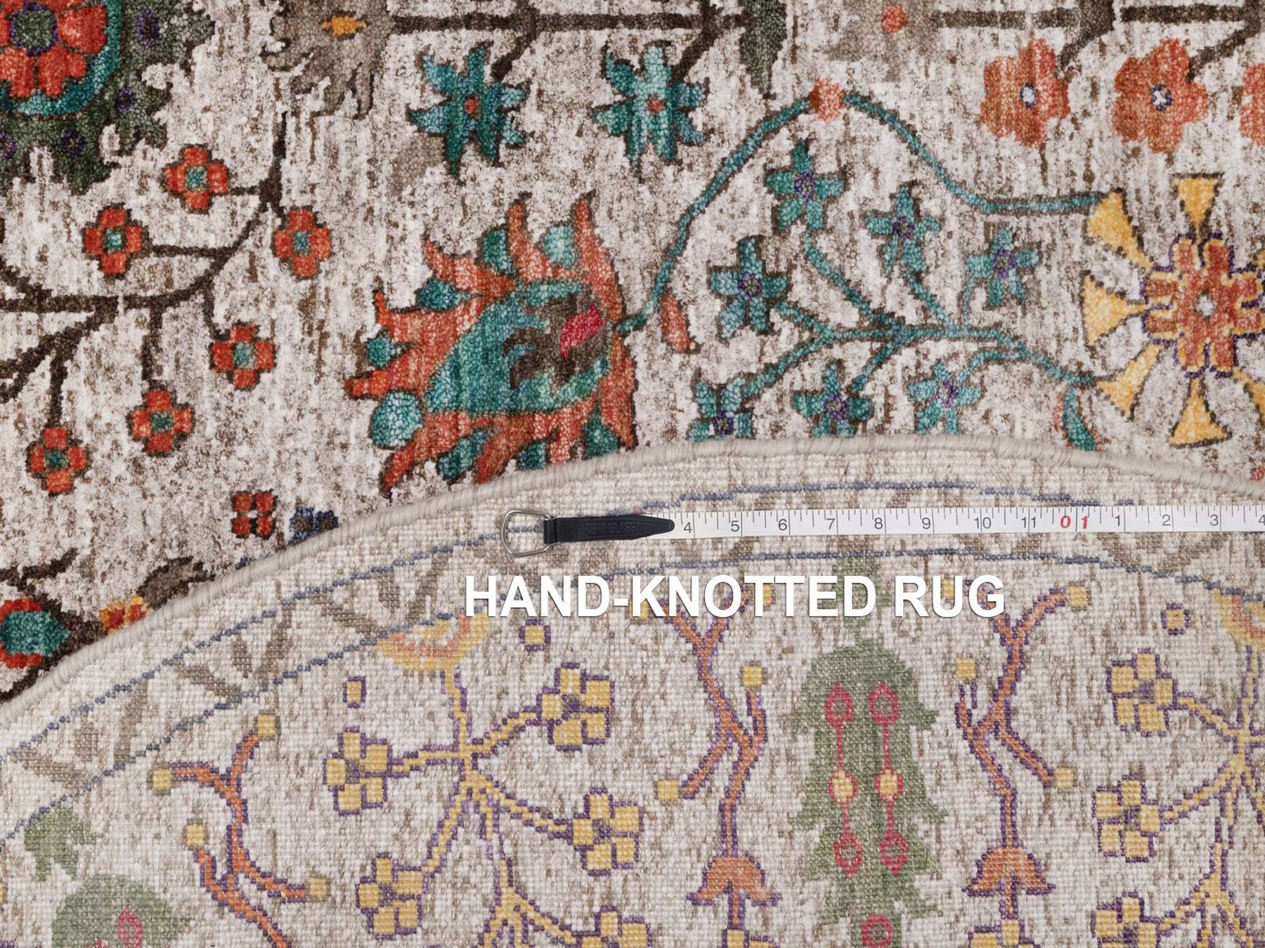 Transitional hand-knotted wool/silk rug in Ivory, 6' x 6' — SKU O091908 (view 8)