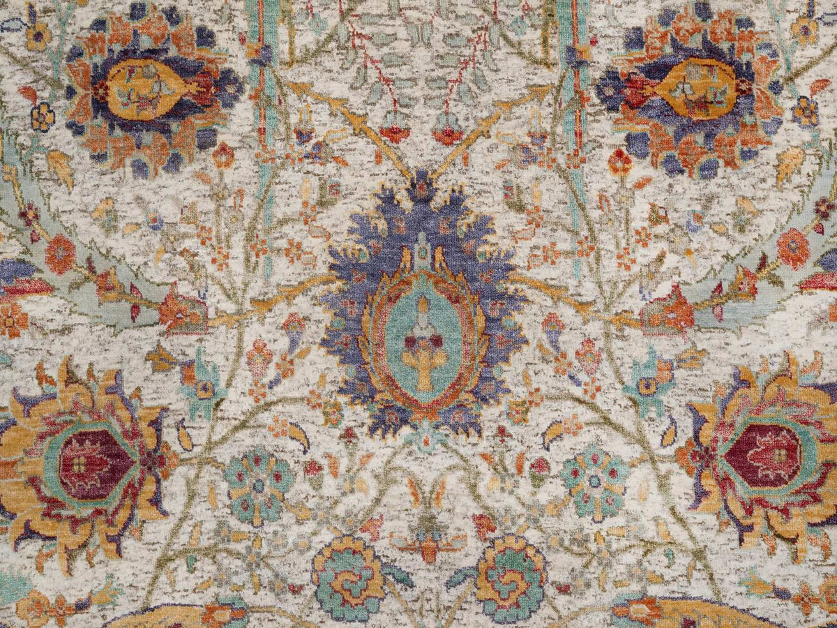Transitional hand-knotted wool/silk rug in Ivory, 6' x 6' — SKU O091909 (view 5)