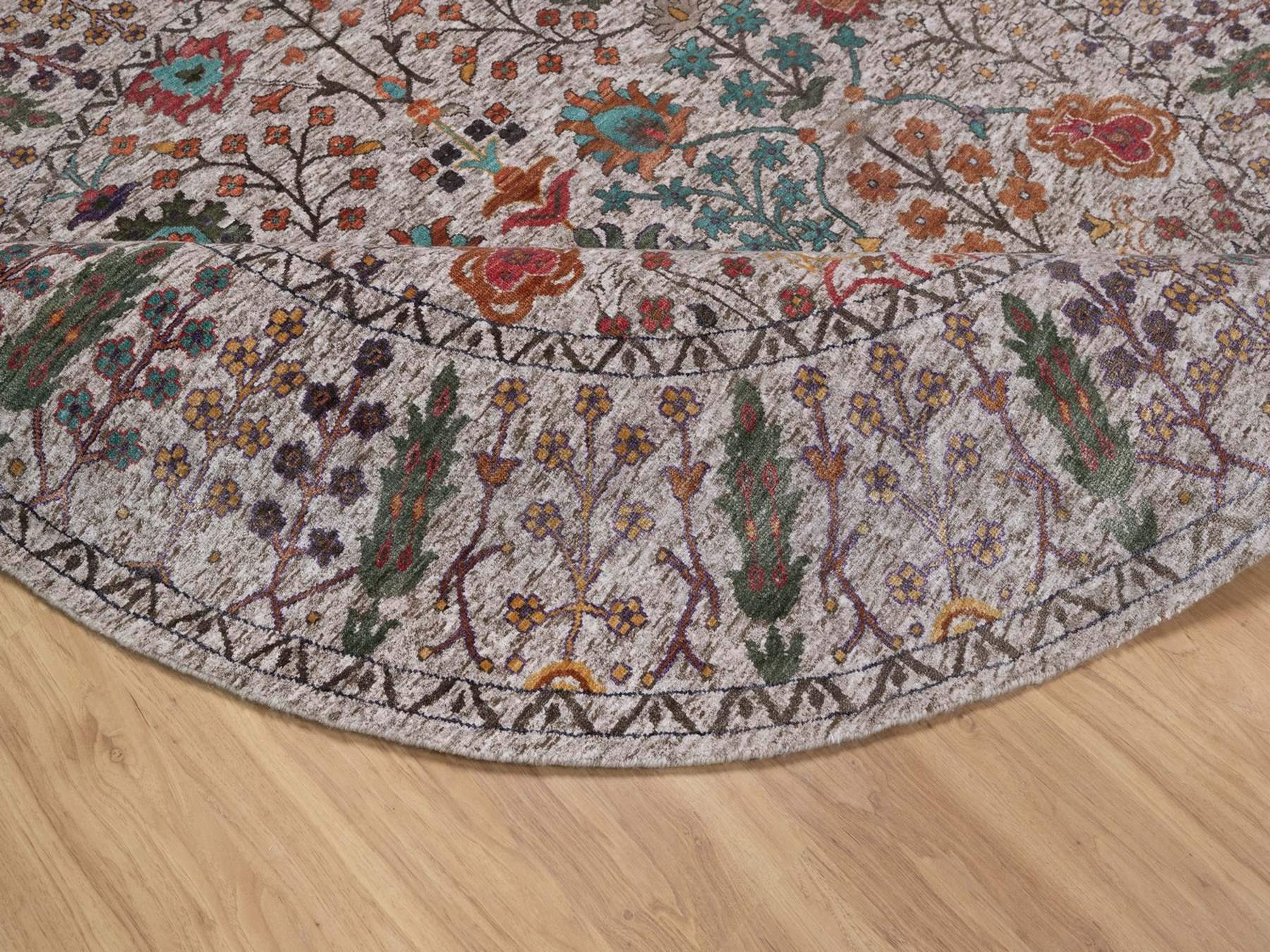 Transitional hand-knotted wool/silk rug in Ivory, 7'10" x 7'10" — SKU O091919 (view 6)