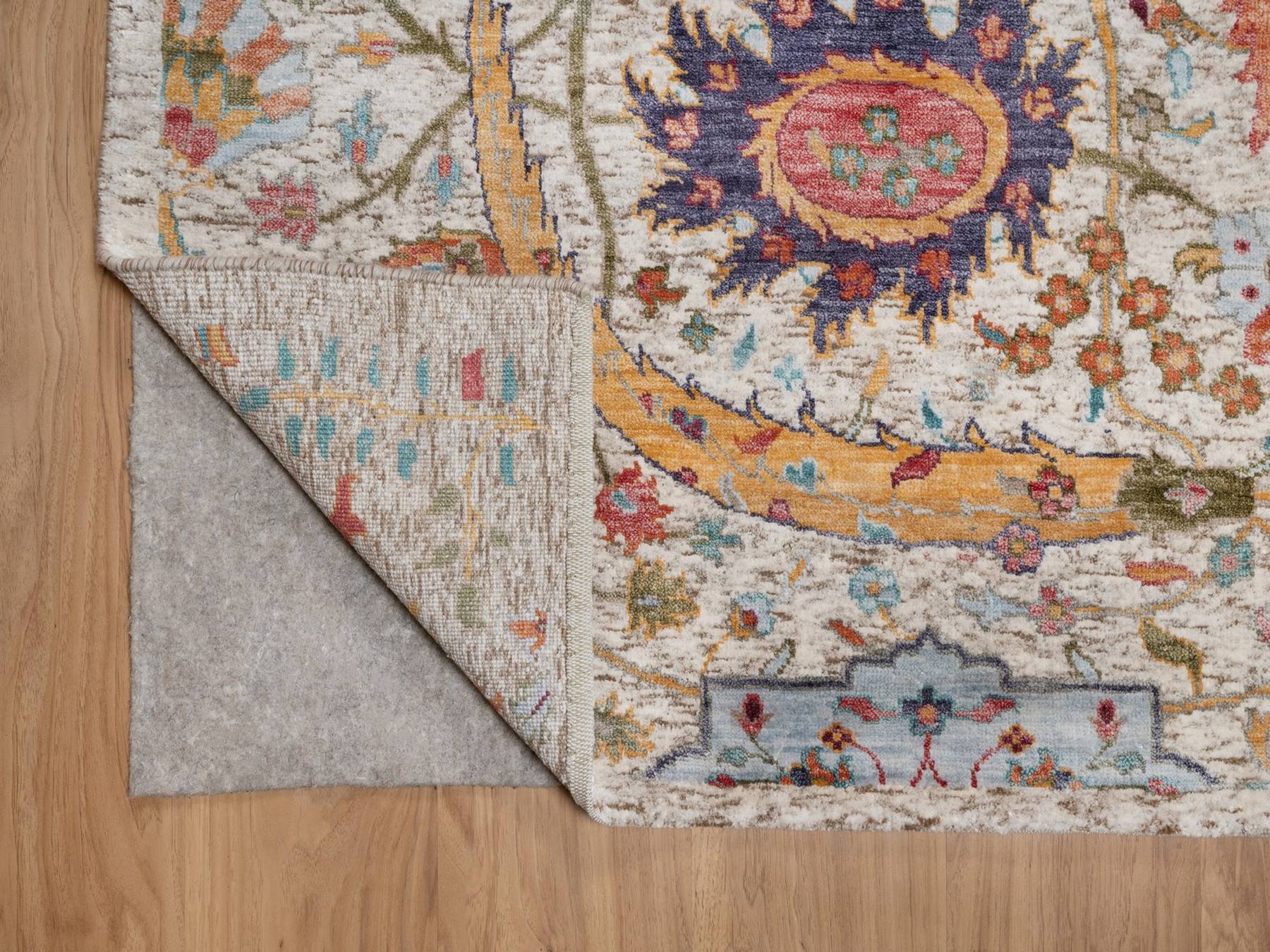 Transitional hand-knotted wool/silk rug in Ivory, 7'11" x 10' — SKU O091923 (view 4)