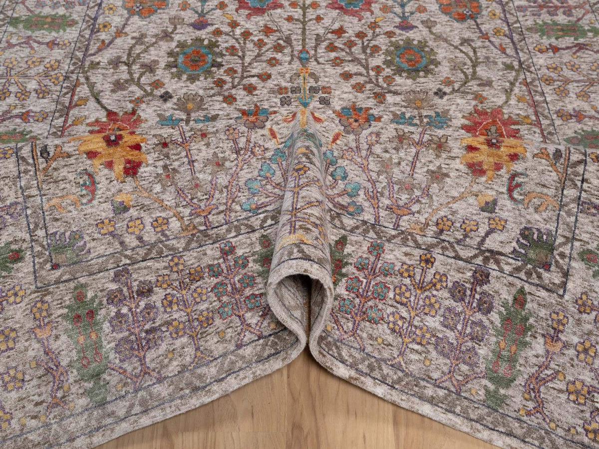 Transitional hand-knotted wool/silk rug in Ivory, 6' x 8'11" — SKU O091927 (view 5)