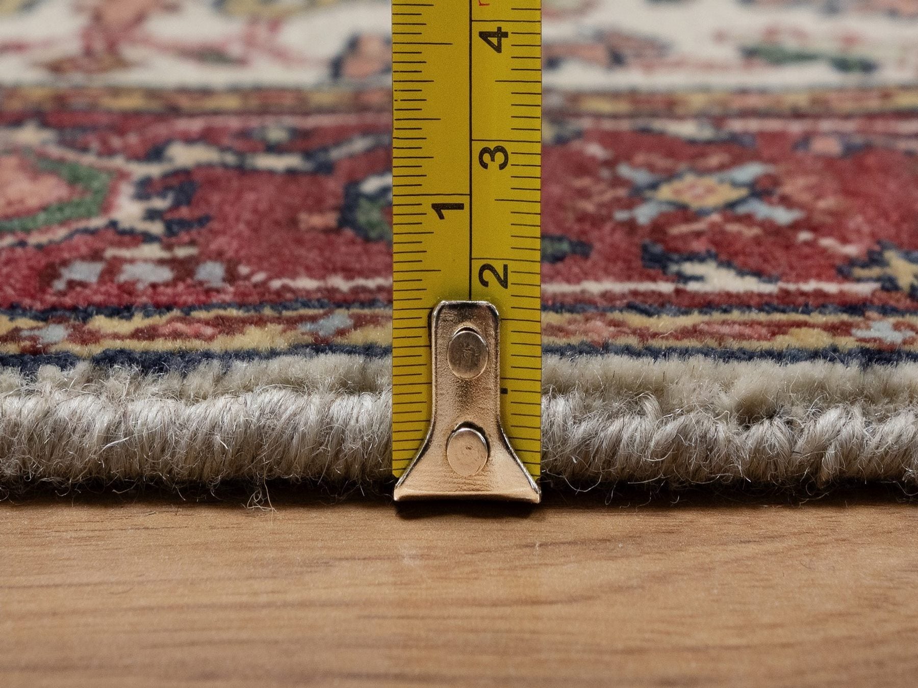 Heriz Heriz hand-knotted wool runner in Ivory & Red, 2'5" x 10'1" — SKU O091928 (view 7)