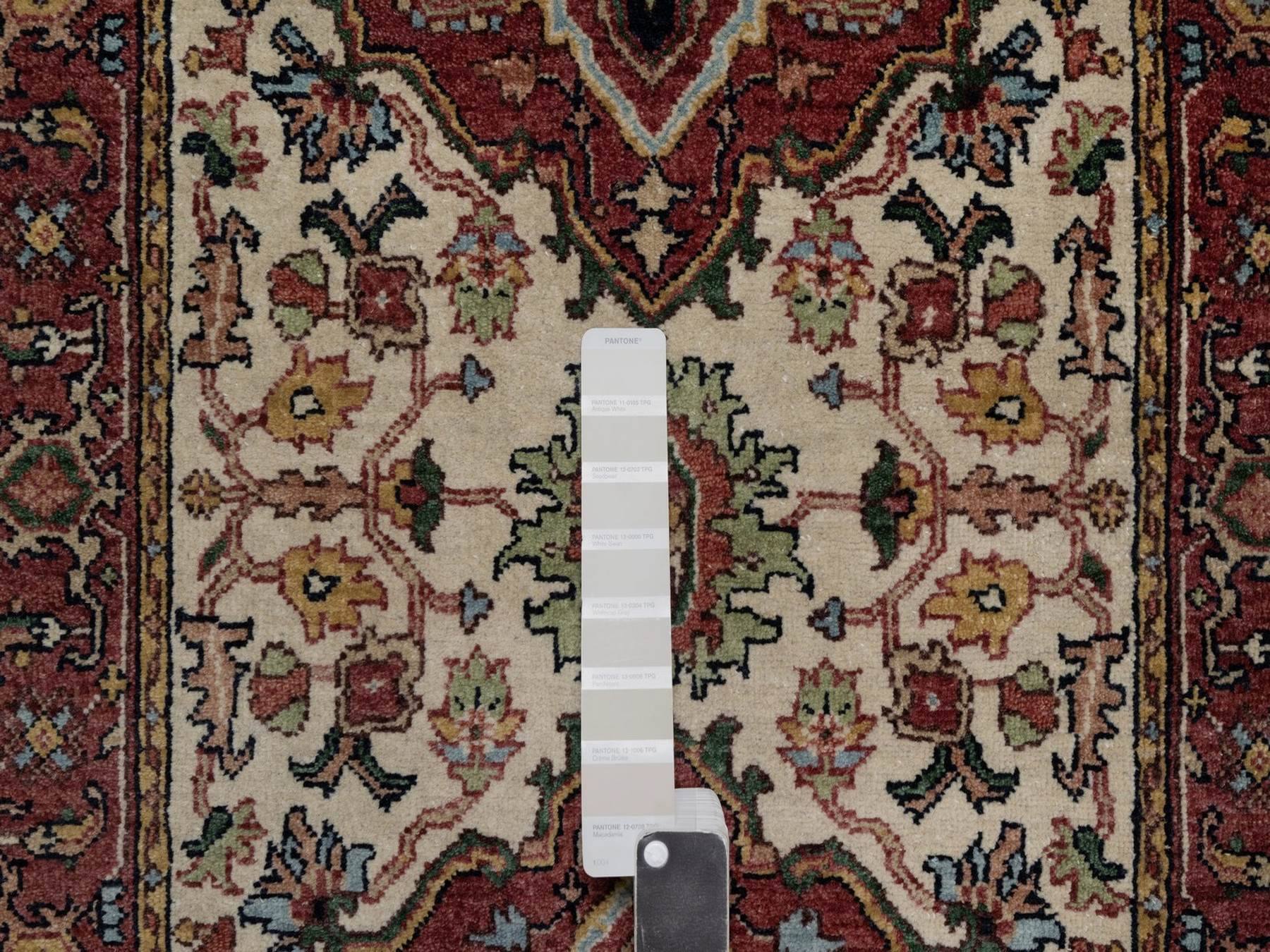 Heriz Heriz hand-knotted wool runner in Ivory & Red, 2'6" x 14'2" — SKU O091934 (view 4)