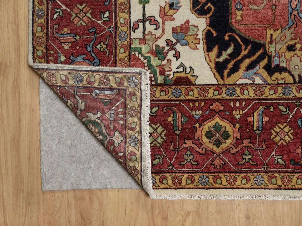 Heriz Heriz hand-knotted wool rug in Ivory & Red, 8'11" x 12'2" — SKU O091950 (view 4)