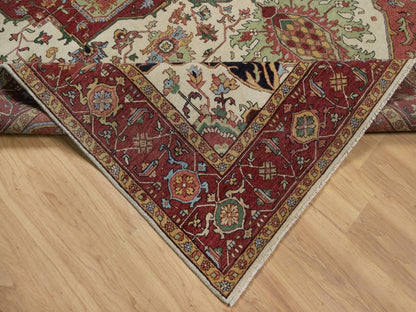 Heriz Heriz hand-knotted wool rug in Ivory & Red, 8'11" x 12'2" — SKU O091950 (view 6)