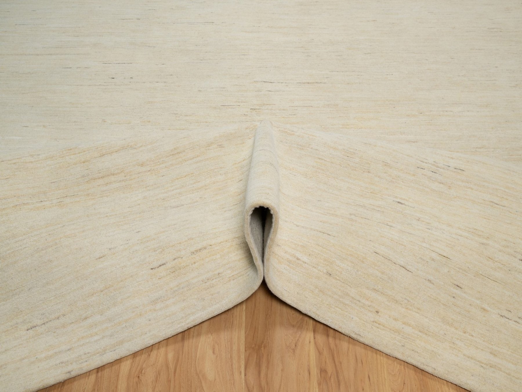 Gabbeh Modern / Contemporary hand-knotted wool rug in Ivory, 10' x 14'1" — SKU O091954 (view 5)
