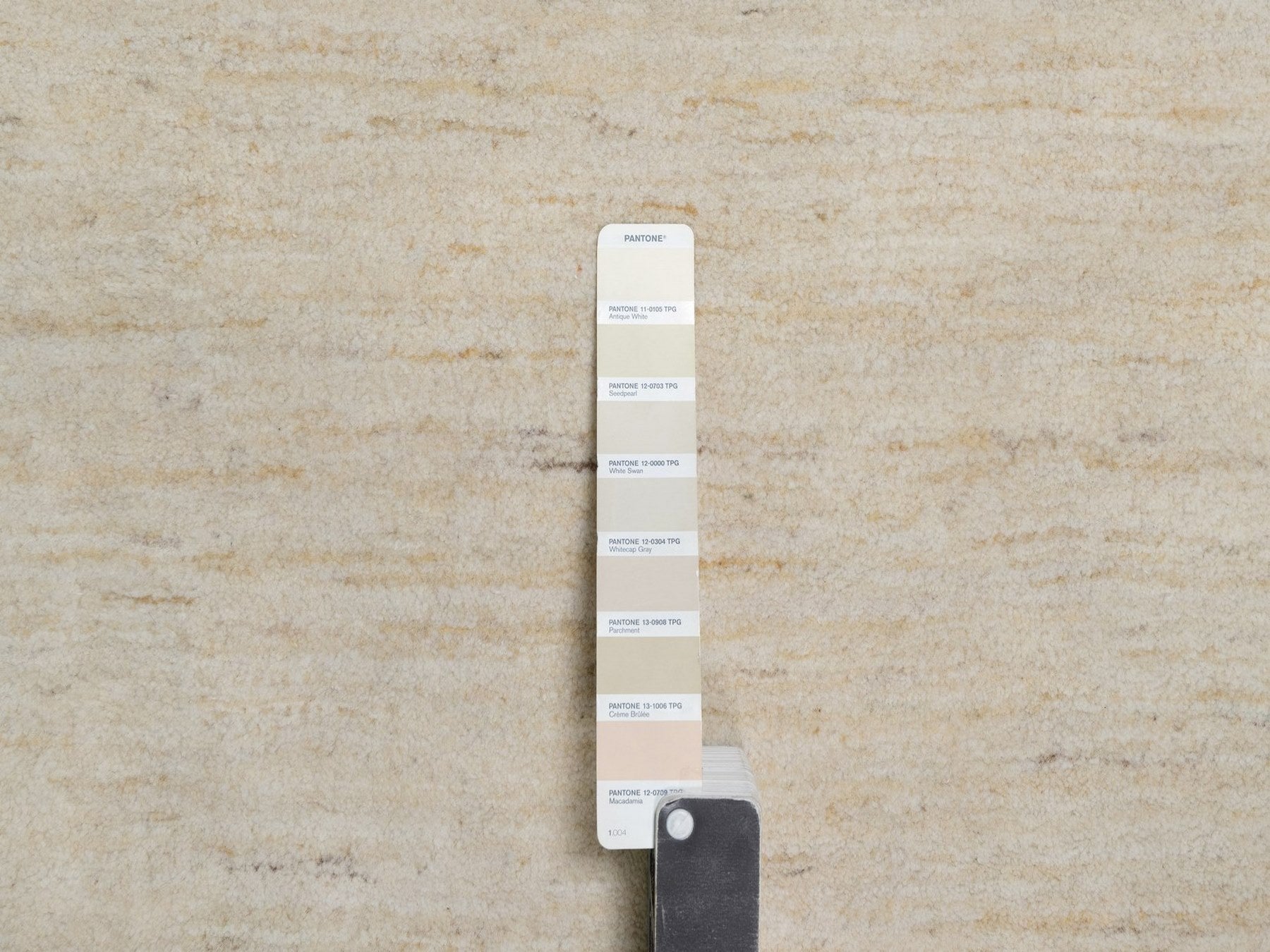Gabbeh Modern / Contemporary hand-knotted wool rug in Ivory, 14'10" x 22'8" — SKU O091955 (view 7)