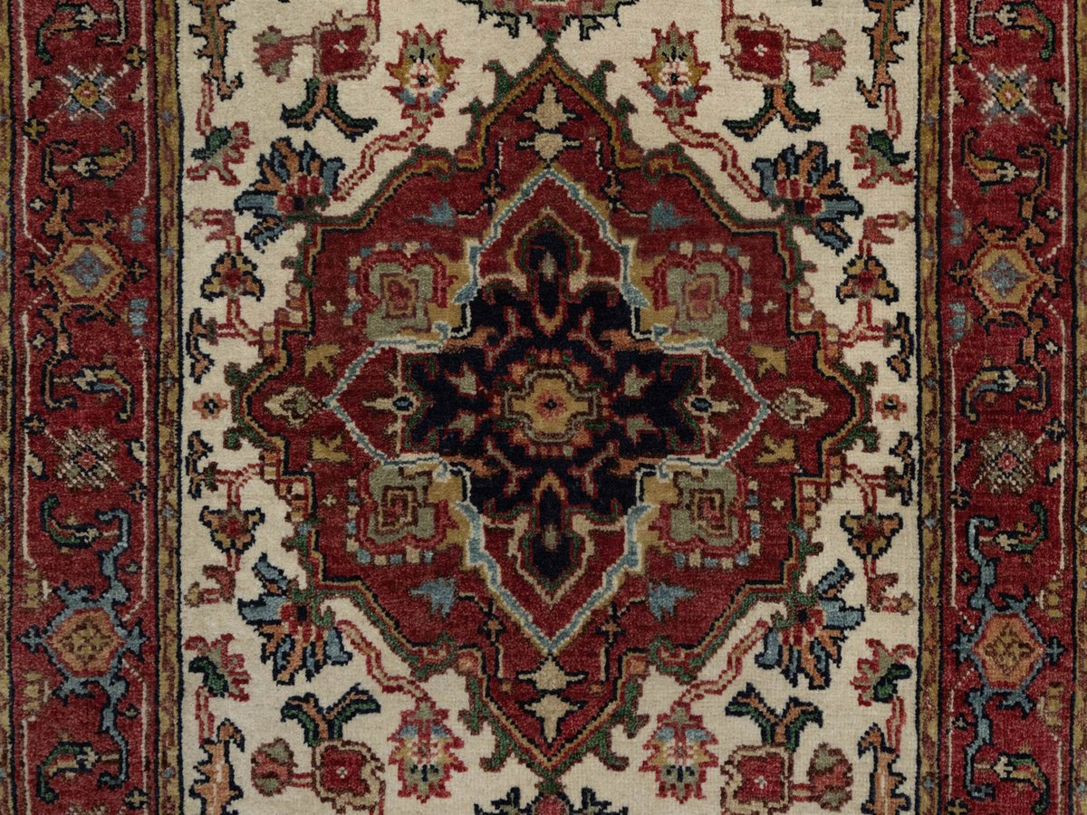 Heriz Heriz hand-knotted wool runner in Ivory & Red, 2'7" x 10'1" — SKU O091961 (view 5)