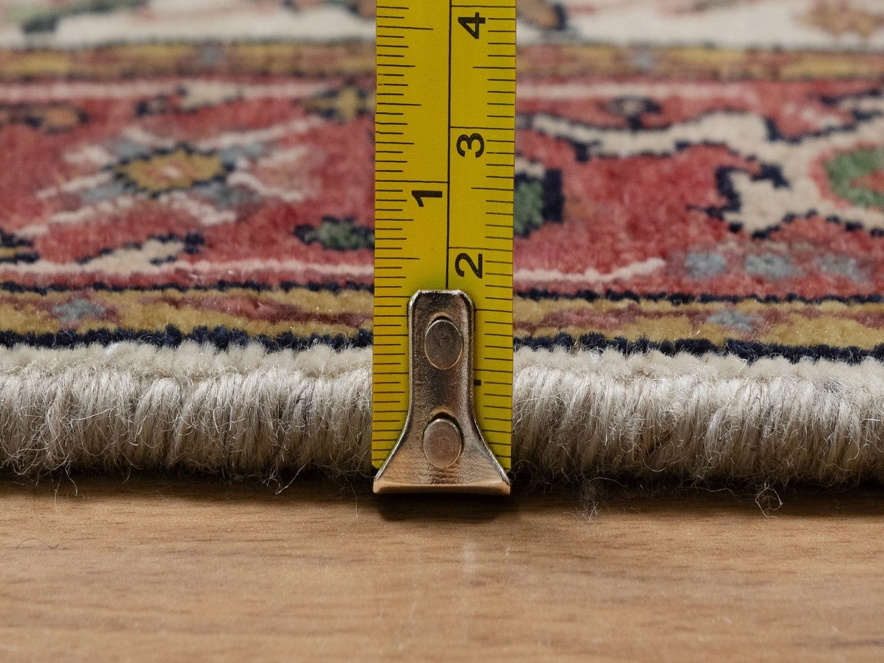 Heriz Heriz hand-knotted wool runner in Ivory & Red, 2'7" x 10'1" — SKU O091961 (view 7)