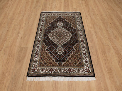 Black 3'2" x 5'4" Fine Oriental Hand knotted Wool Rug - Sku: O091965