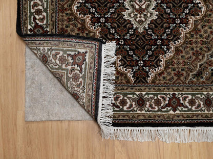 Black 3'2" x 5'4" Fine Oriental Hand knotted Wool Rug - Sku: O091965