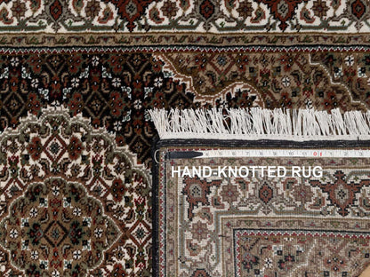 Black 3'2" x 5'4" Fine Oriental Hand knotted Wool Rug - Sku: O091965