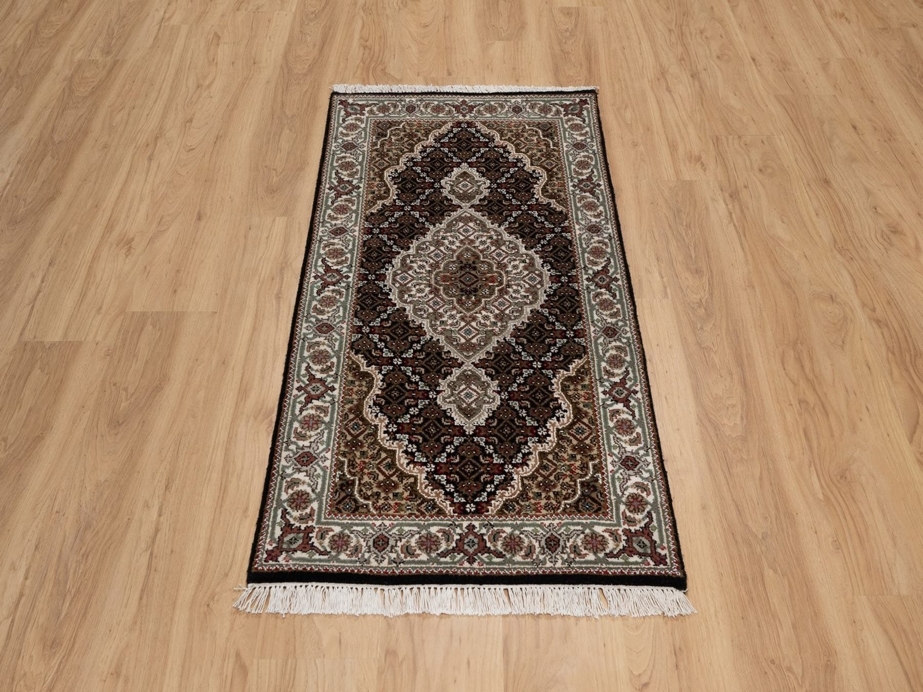 Black 2'4" x 4'9" Fine Oriental Hand knotted Wool Rug - Sku: O091966