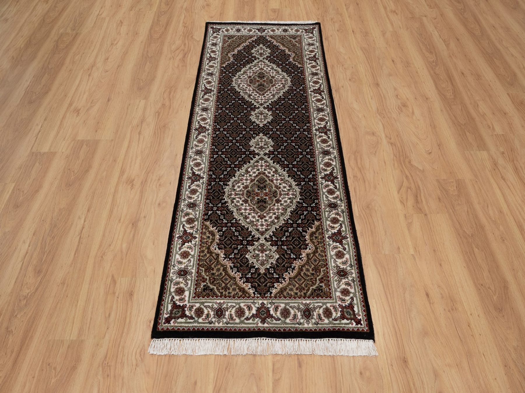 Black 2'7" x 6'9" Fine Oriental Hand knotted Wool Rug - Sku: O091967