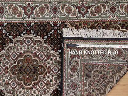 Black 2'5" x 4'8" Fine Oriental Hand knotted Wool Rug - Sku: O091969