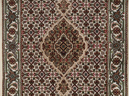 Tabriz Fine Oriental hand-knotted wool runner in Ivory, 2'9" x 8'1" — SKU O091975 (view 5)