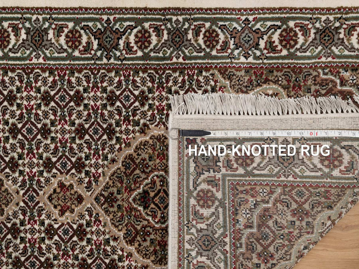 Tabriz Fine Oriental hand-knotted wool runner in Ivory, 2'9" x 8'1" — SKU O091975 (view 8)