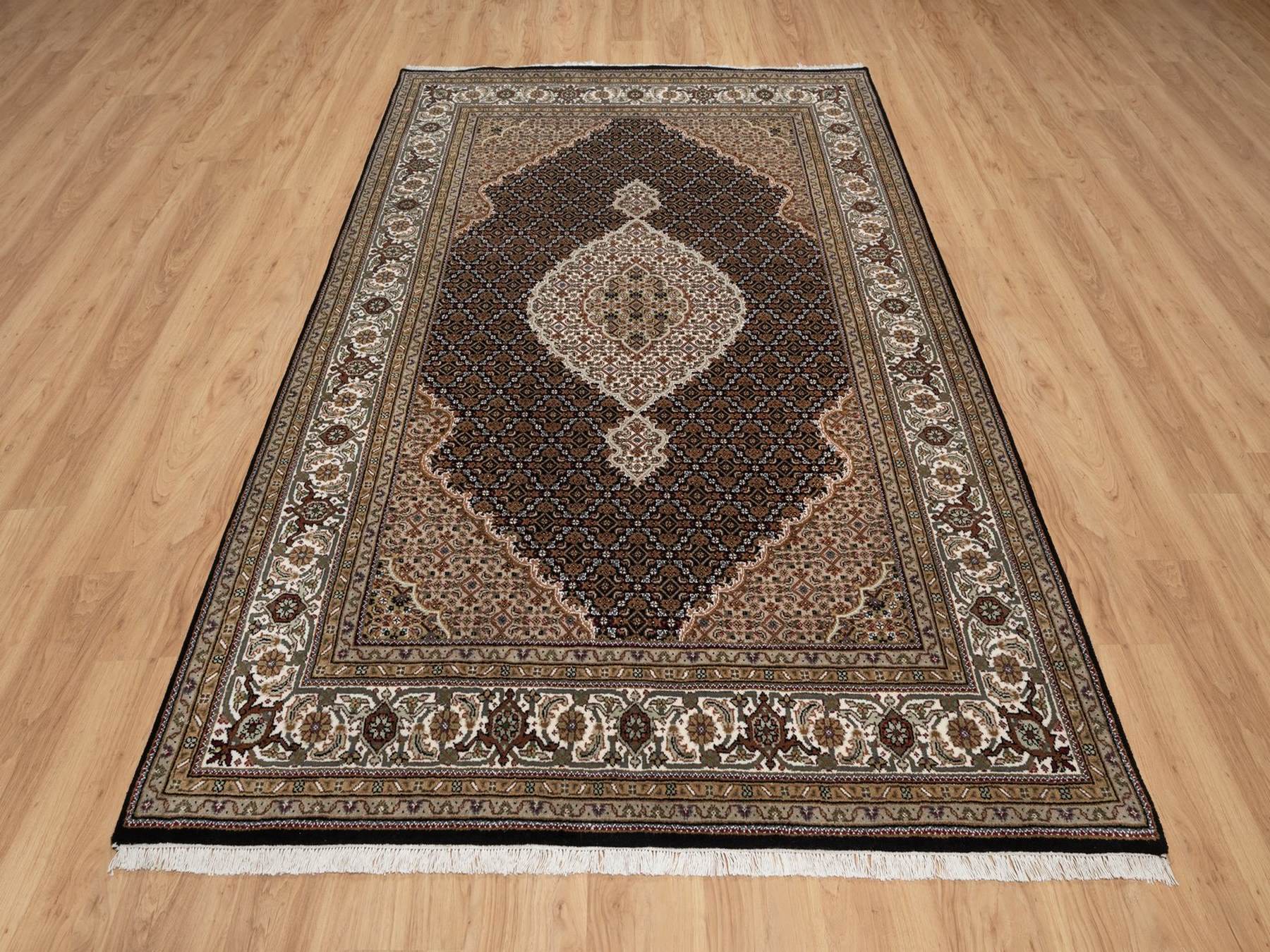 Black 6'0" x 9'1" Fine Oriental Hand knotted Wool Rug - Sku: O091983