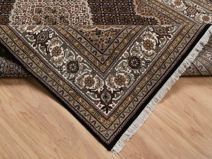 Black 6'0" x 9'1" Fine Oriental Hand knotted Wool Rug - Sku: O091983