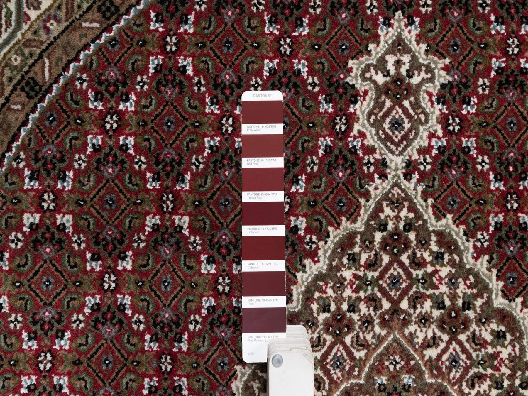 Tabriz Fine Oriental hand-knotted wool rug in Red & Ivory, 5' x 5' — SKU O091986 (view 4)