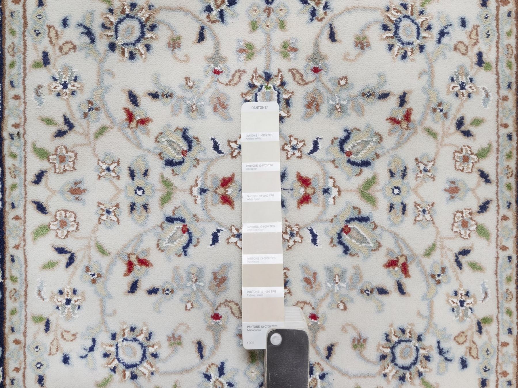 Nain Fine Oriental hand-knotted wool/silk runner in Ivory & Midnight Blue, 2'8" x 14'4" — SKU O092013 (view 4)