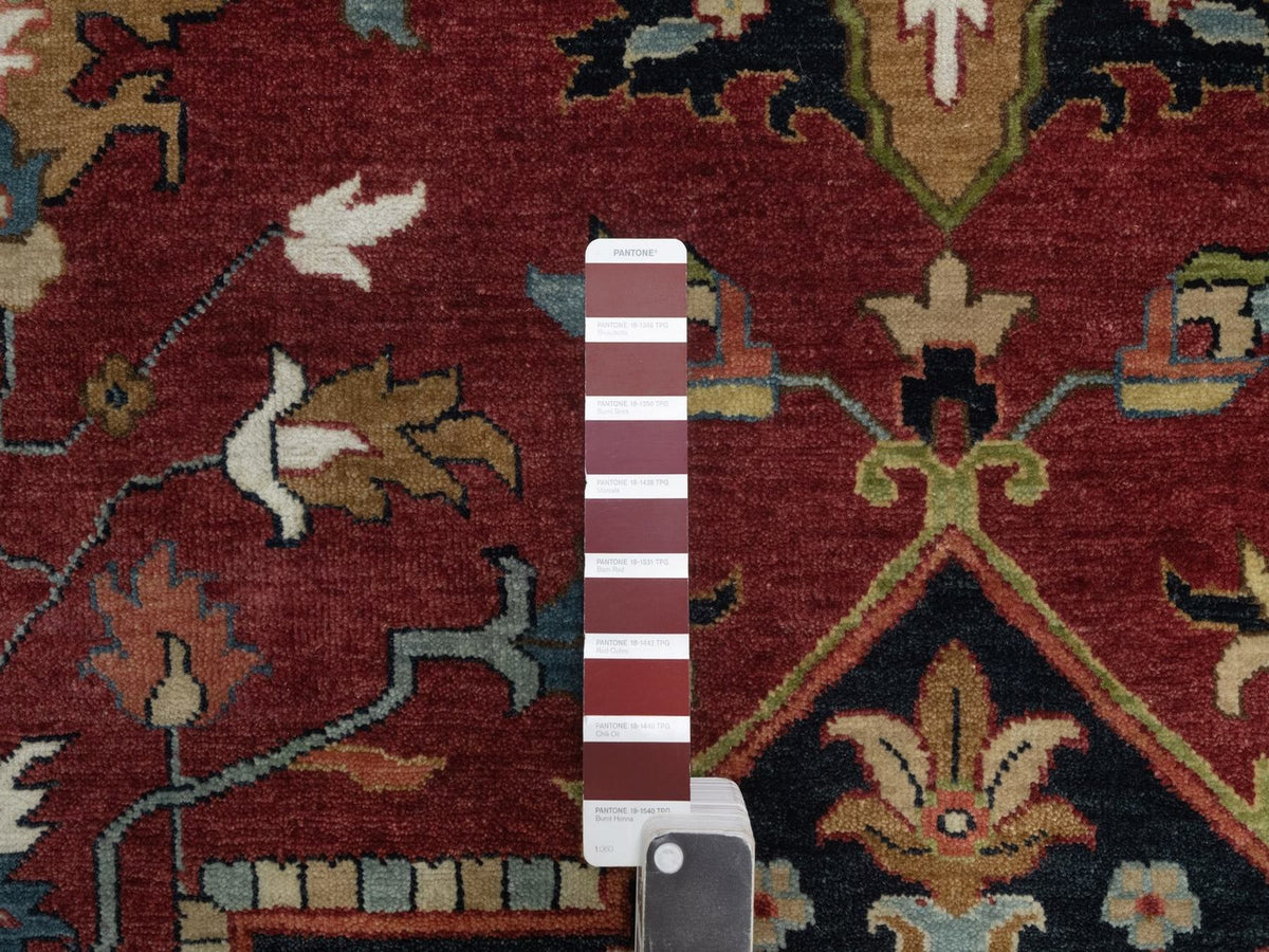 Heriz Heriz hand-knotted wool rug in Red & Midnight Blue, 10'1" x 14'5" — SKU O092022 (view 7)