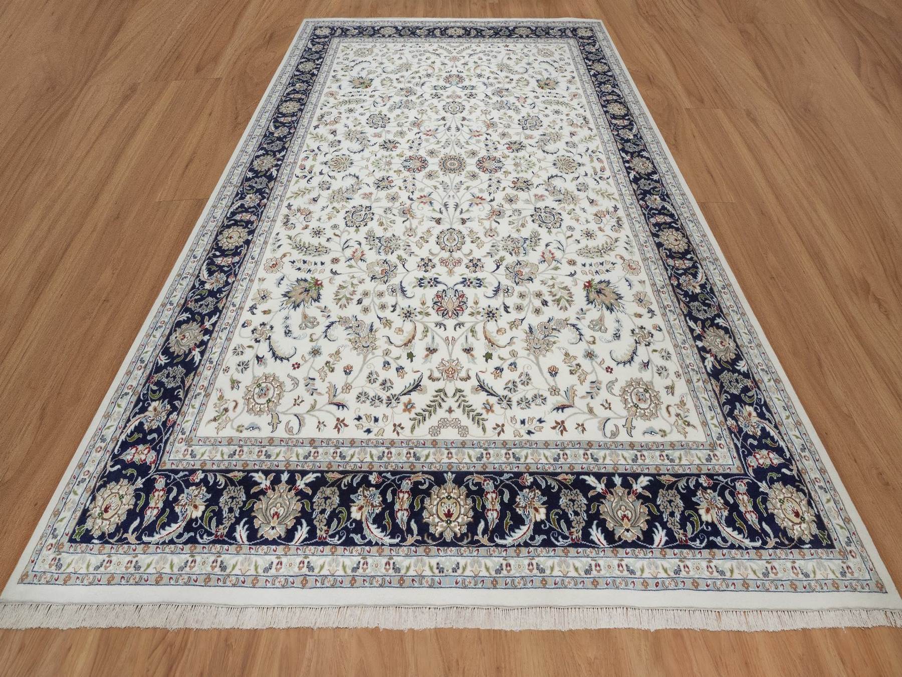 Ivory 9'9" x 14'1" Fine Oriental Hand knotted Wool/Silk Rug - Sku: O092036