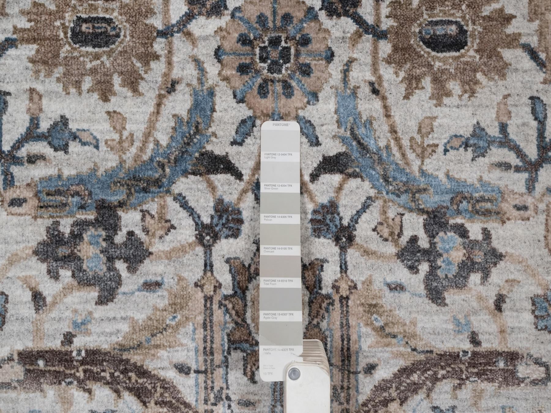 Transitional hand-knotted wool/silk runner in Gray, 2'6" x 6'1" — SKU O092062 (view 4)