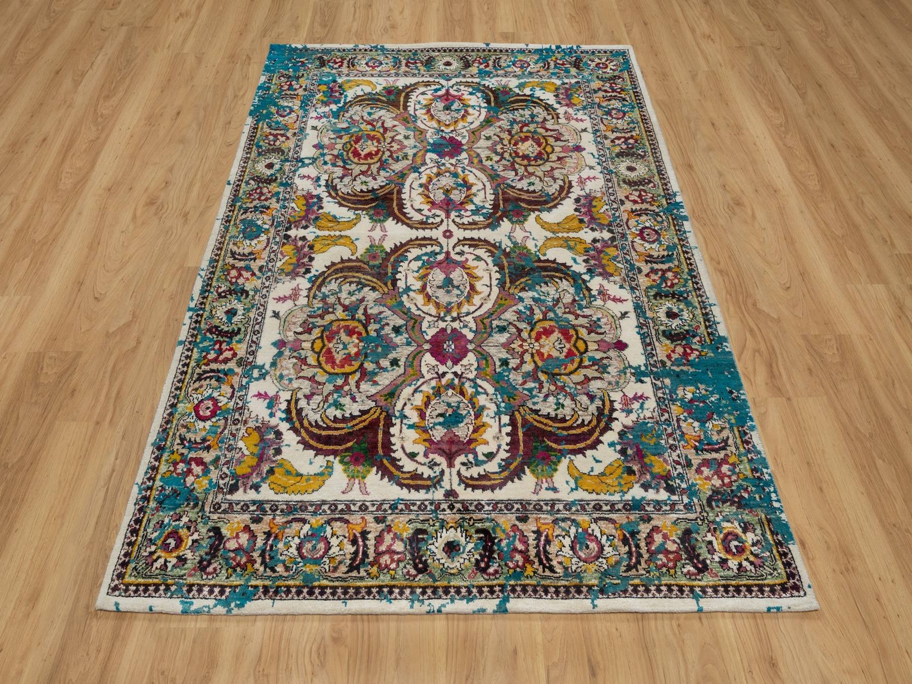 Transitional hand-knotted wool/silk rug in Ivory & Green, 4'11" x 7'1" — SKU O092074 (view 2)