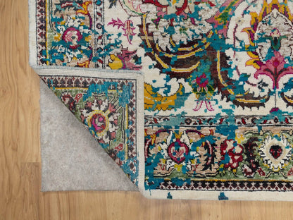 Transitional hand-knotted wool/silk rug in Ivory & Green, 4'11" x 7'1" — SKU O092074 (view 3)